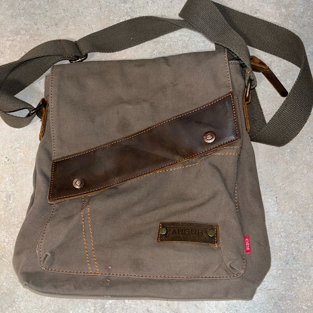 Augur cross body bag